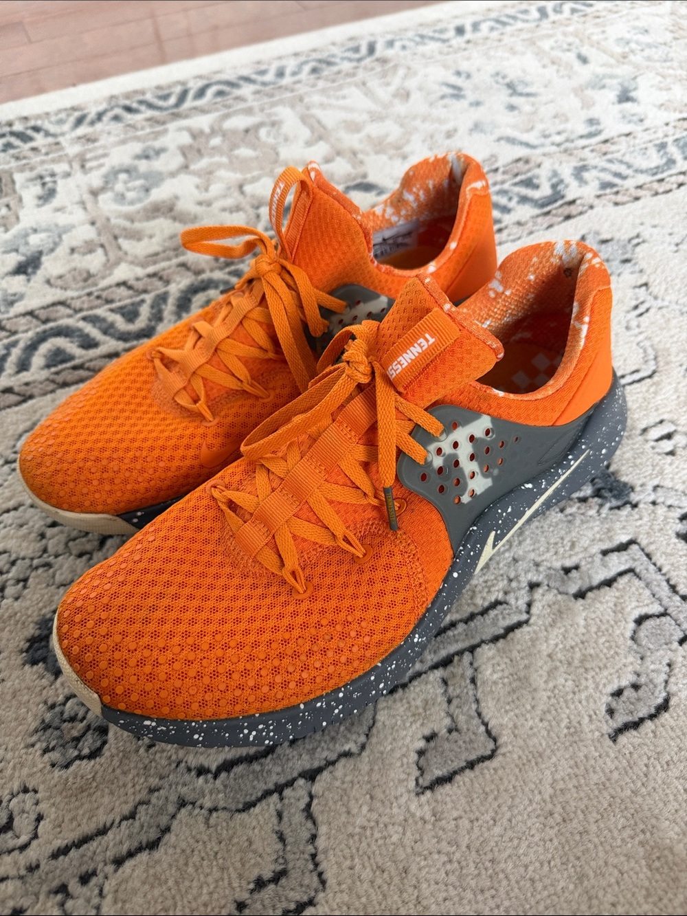 Tennessee Volunteers Nike Free Trainer V8 Sneakers
